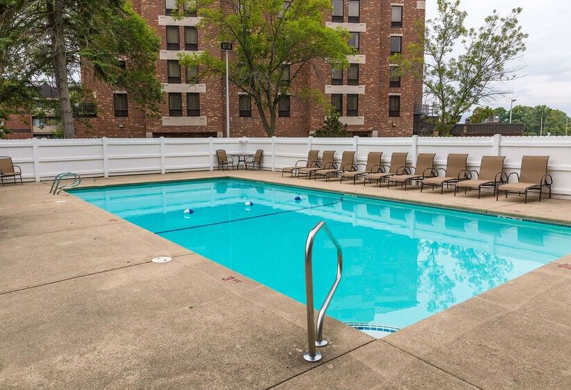 Best Western Plus Portsmouth Hotel & Suites