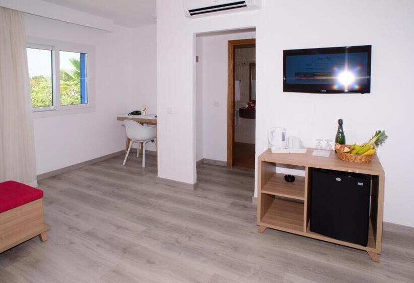 Отель Cala Llenya Resort Ibiza