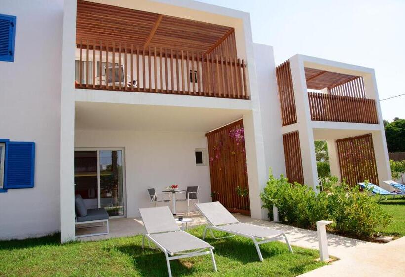 Отель Cala Llenya Resort Ibiza