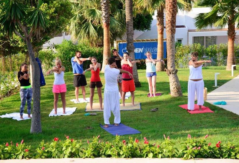 Отель Cala Llenya Resort Ibiza