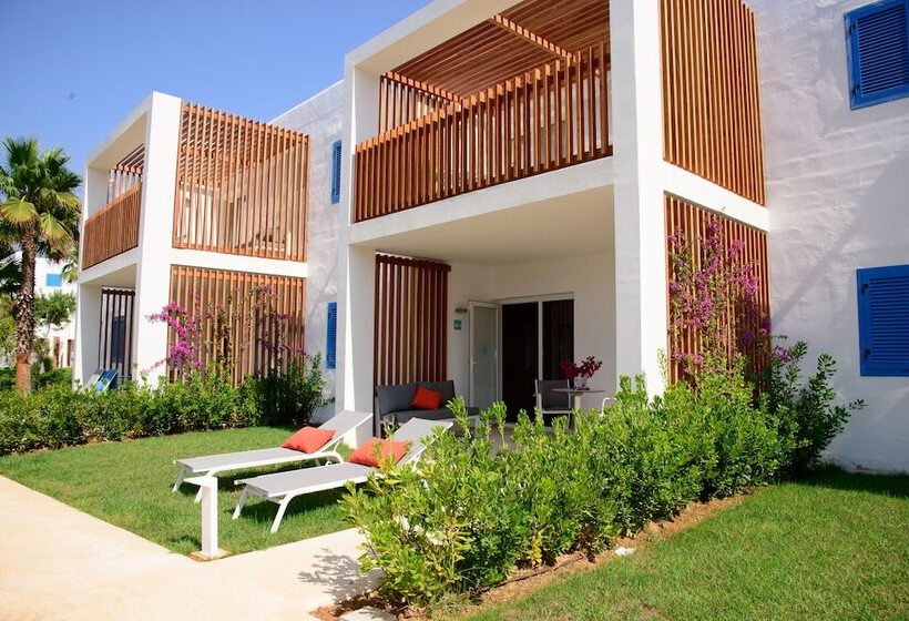 Отель Cala Llenya Resort Ibiza
