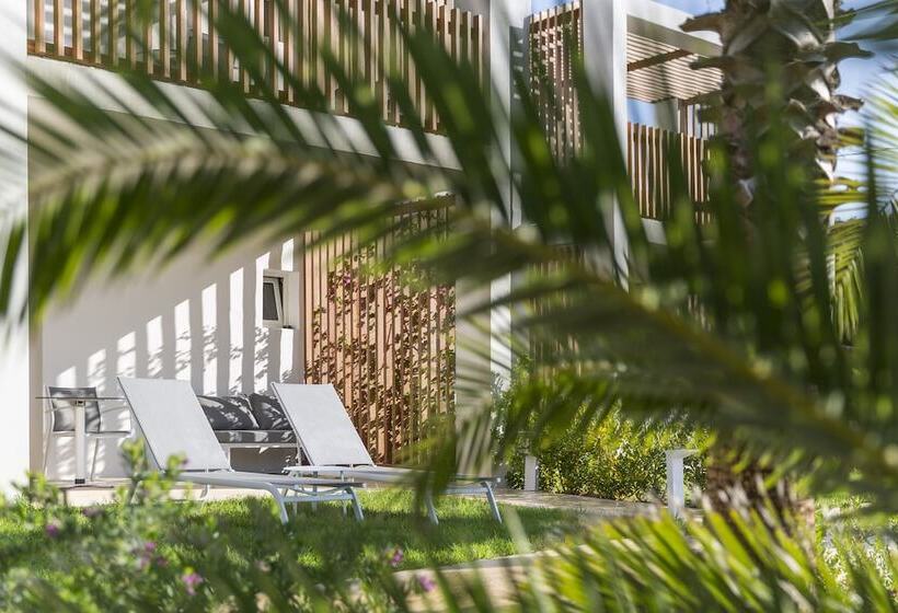 Отель Cala Llenya Resort Ibiza