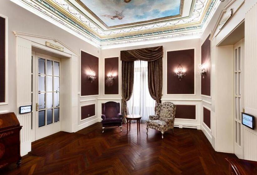 Отель Catalonia Las Cortes