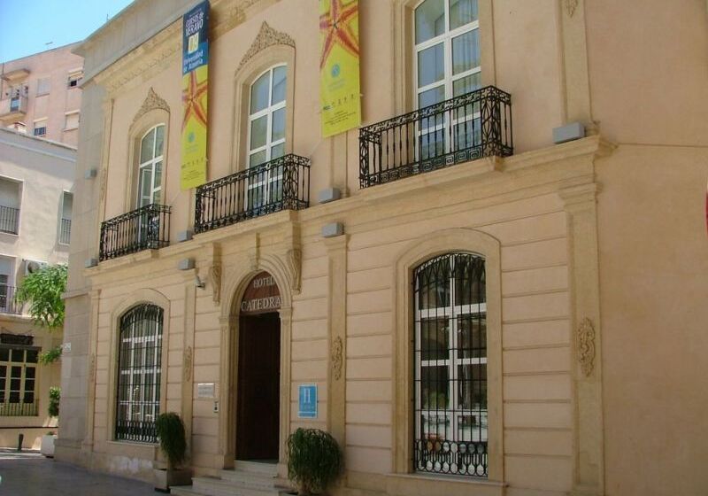 هتل Catedral Almería