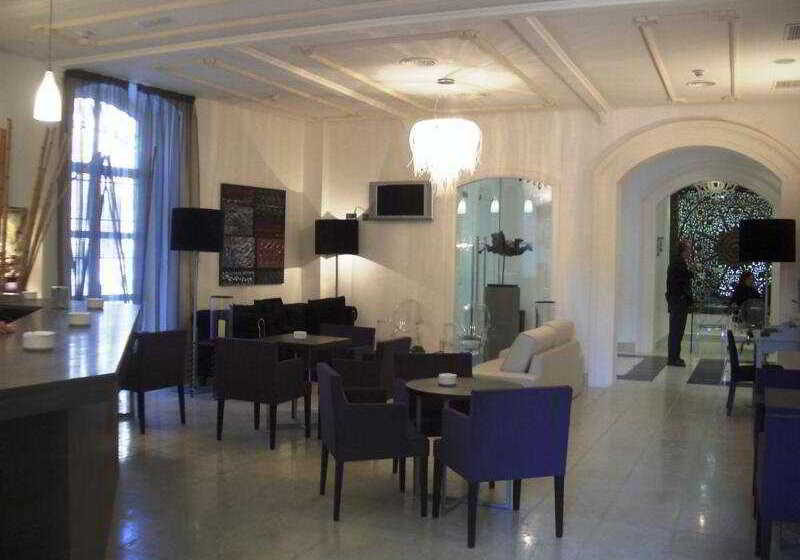 هتل Catedral Almería