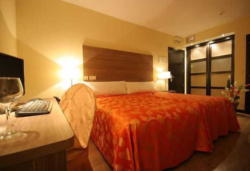 هتل Centro Los Braseros