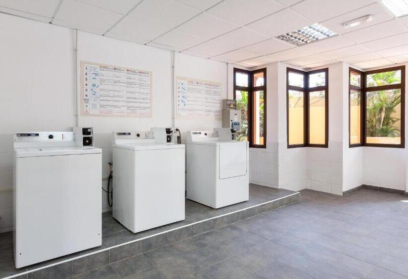 ホテル Chatur Costa Caleta