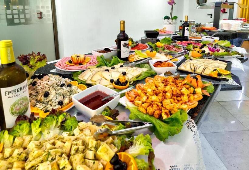 Отель Chatur Costa Caleta