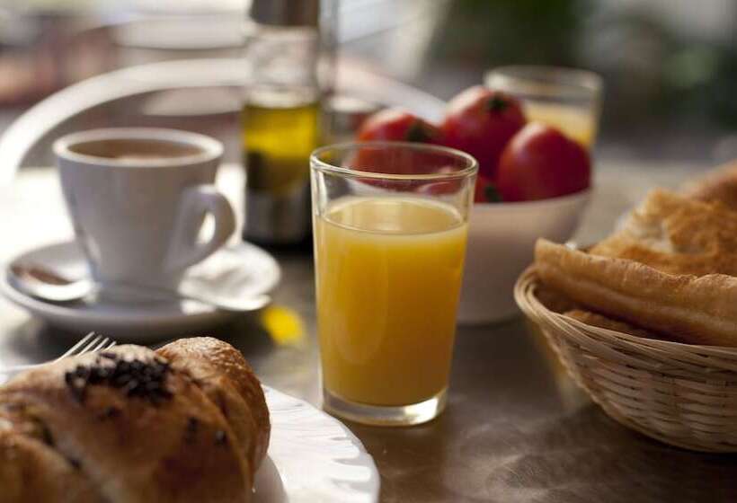 Отель Ciutat De Sant Adria