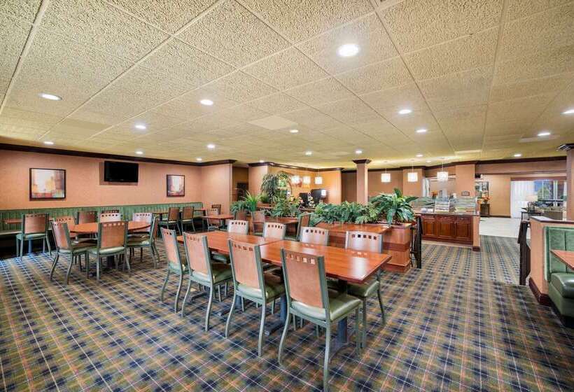 ホテル Quality Inn And Suites Fairgrounds   Syracuse