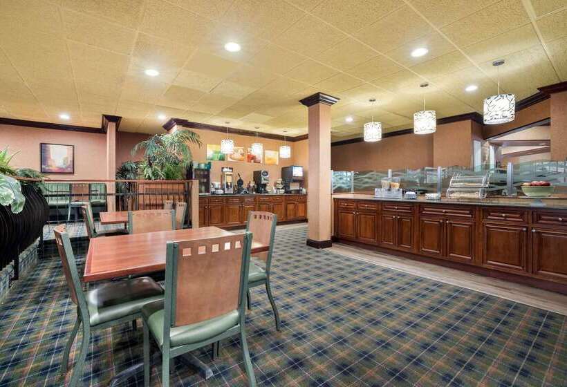 ホテル Quality Inn And Suites Fairgrounds   Syracuse