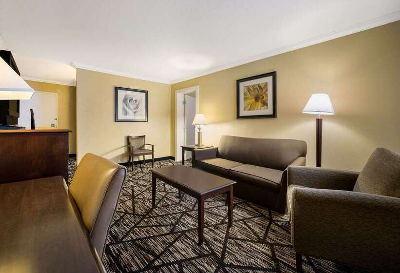 ホテル Quality Inn And Suites Fairgrounds   Syracuse