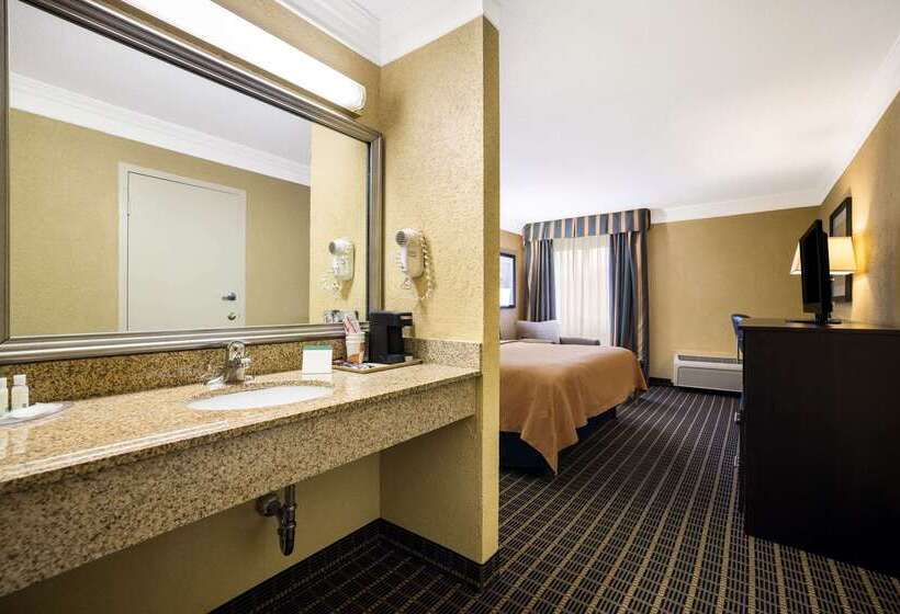 ホテル Quality Inn And Suites Fairgrounds   Syracuse