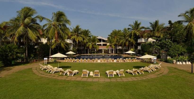 בית מלון כפרי Club Mahindra Varca Beach, Goa