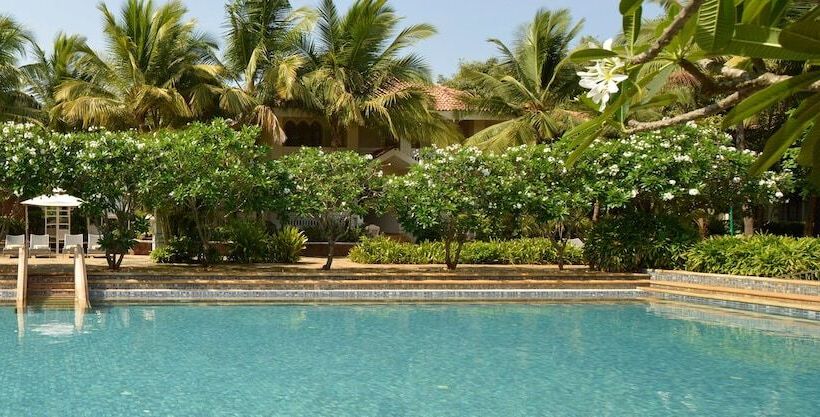בית מלון כפרי Club Mahindra Varca Beach, Goa