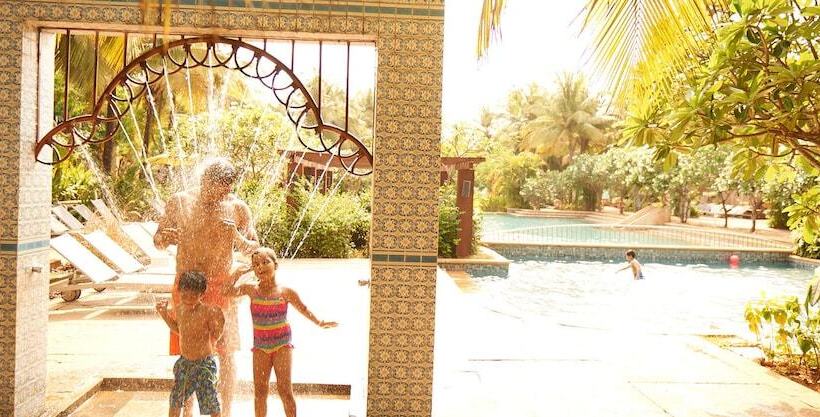 בית מלון כפרי Club Mahindra Varca Beach, Goa