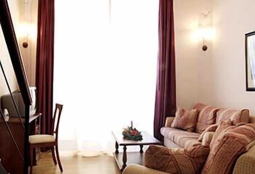 هتل Comte Tallaferro