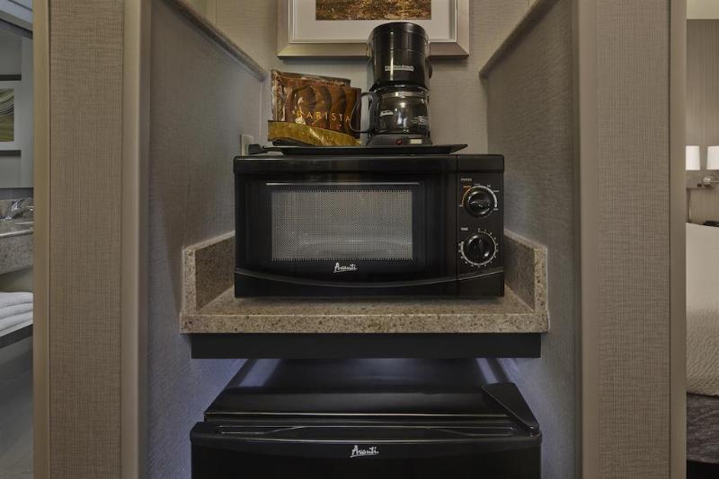 בית מלון כפרי Courtyard By Marriott Providence Warwick