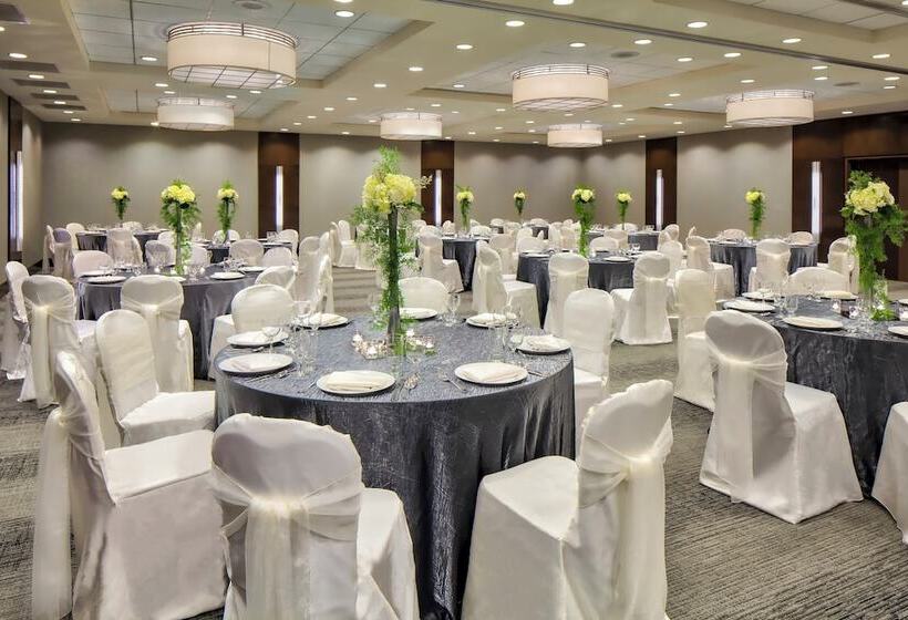 هتل Crowne Plaza   Chicago West Loop, An Ihg