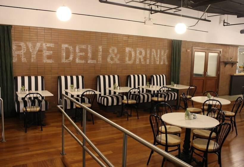 هتل Crowne Plaza   Chicago West Loop, An Ihg