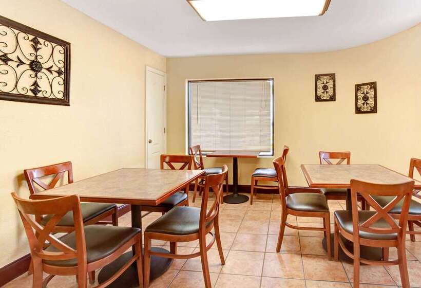 ホテル Days Inn By Wyndham Kissimmee West