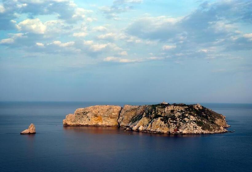 هتل & Diving Les Illes