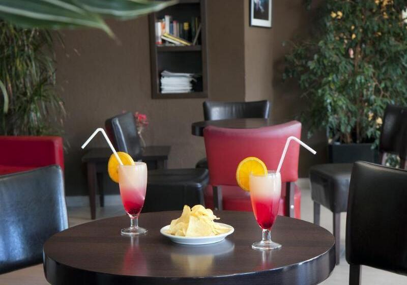 فندق & Diving Les Illes