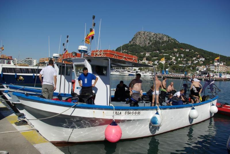 Отель & Diving Les Illes