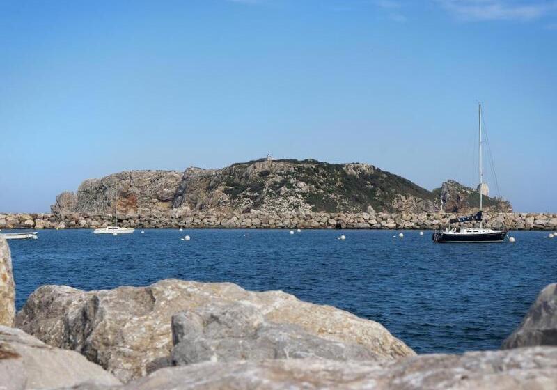 فندق & Diving Les Illes