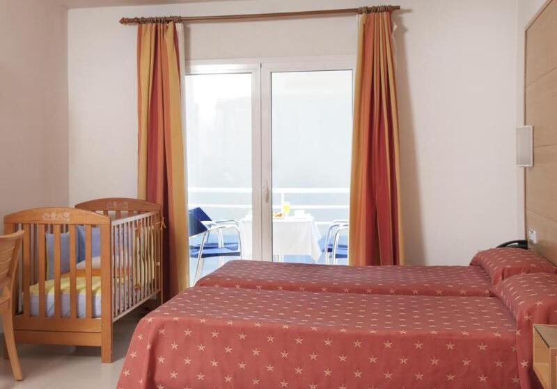 فندق & Diving Les Illes