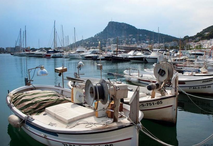 فندق & Diving Les Illes