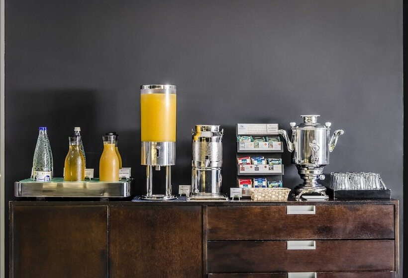 Отель Ikonik Anglí