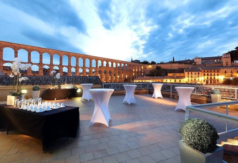 هتل Eurostars Plaza Acueducto