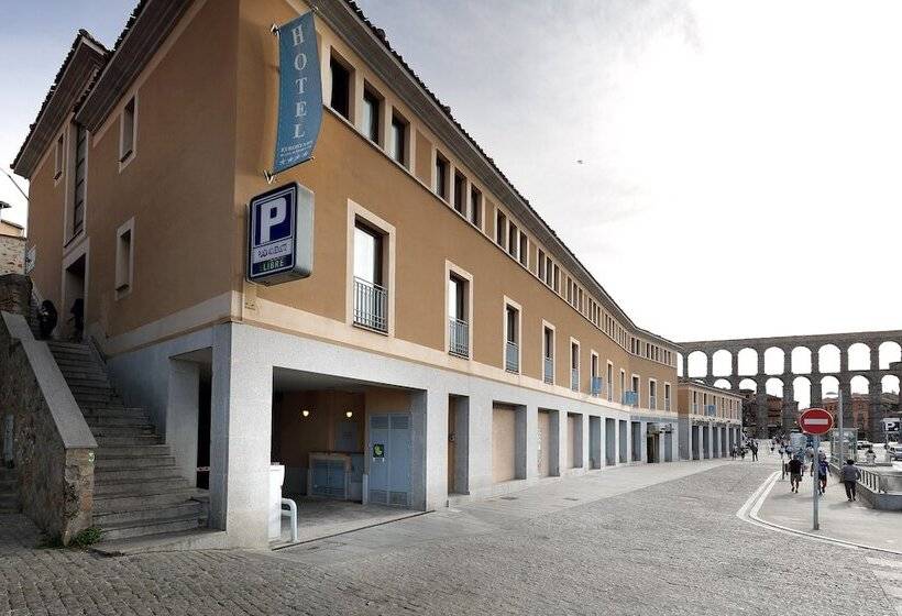 هتل Eurostars Plaza Acueducto