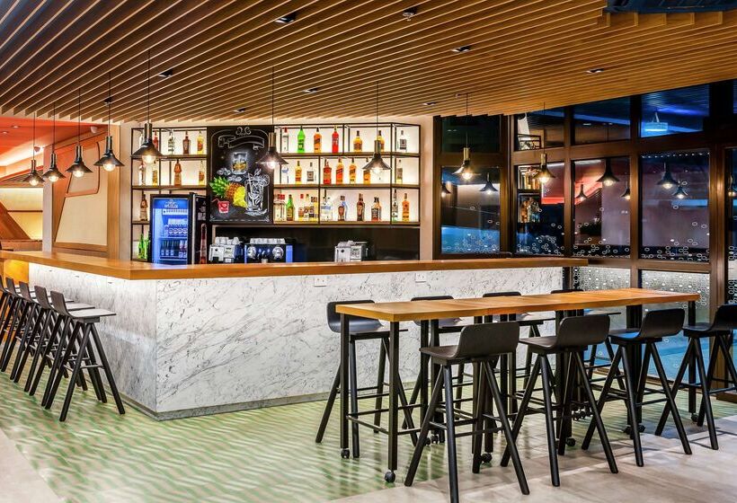 Отель Hampton By Hilton Guarulhos Airport