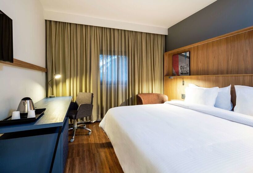 ホテル Hampton By Hilton Guarulhos Airport