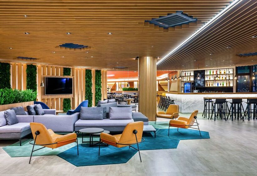 Отель Hampton By Hilton Guarulhos Airport