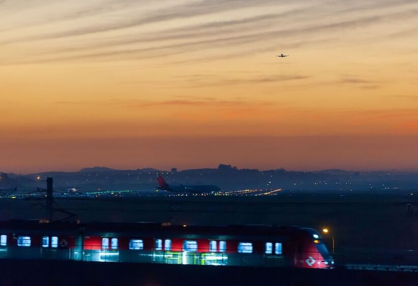 Отель Hampton By Hilton Guarulhos Airport