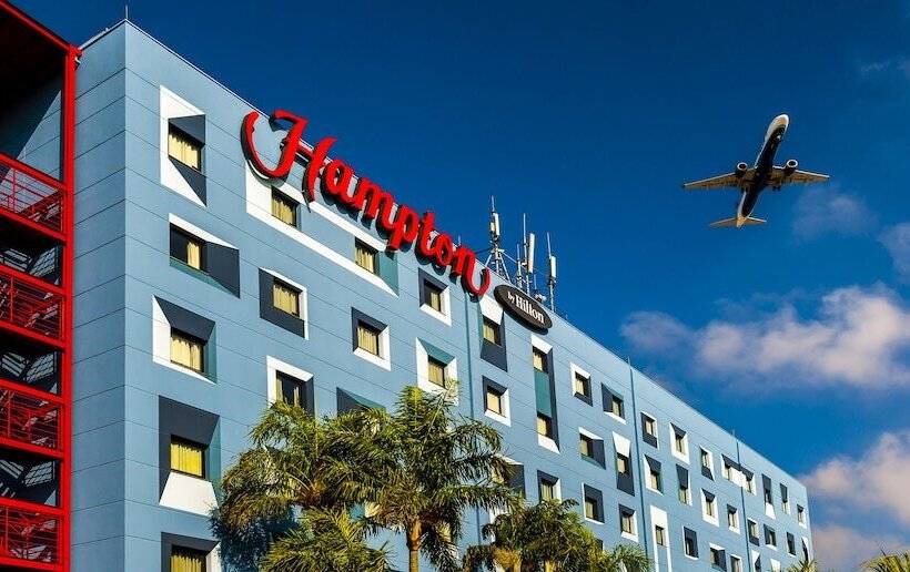 ホテル Hampton By Hilton Guarulhos Airport