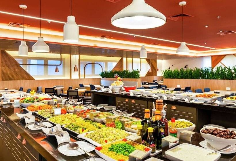 Отель Hampton By Hilton Guarulhos Airport