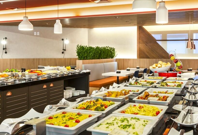 Отель Hampton By Hilton Guarulhos Airport