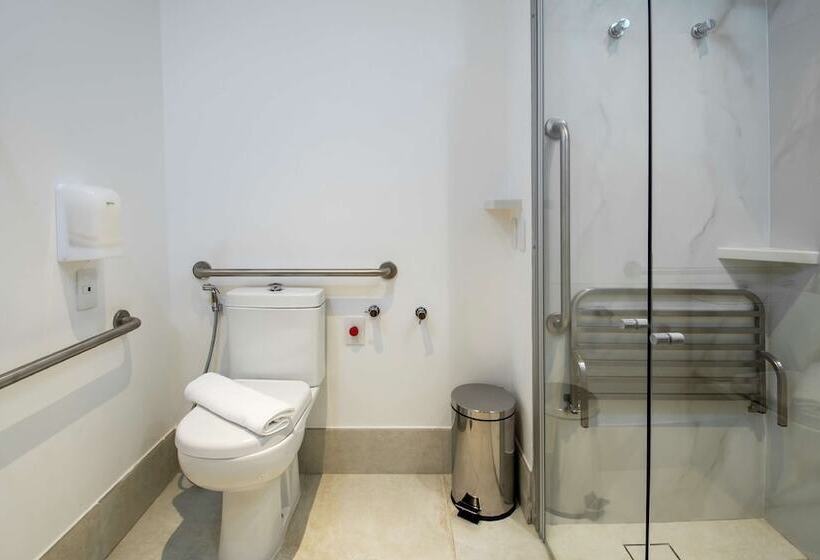 ホテル Hampton By Hilton Guarulhos Airport