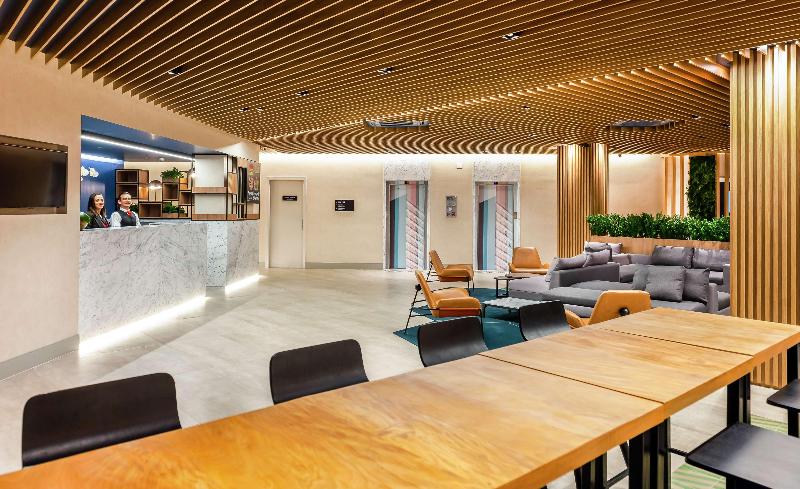 Отель Hampton By Hilton Guarulhos Airport