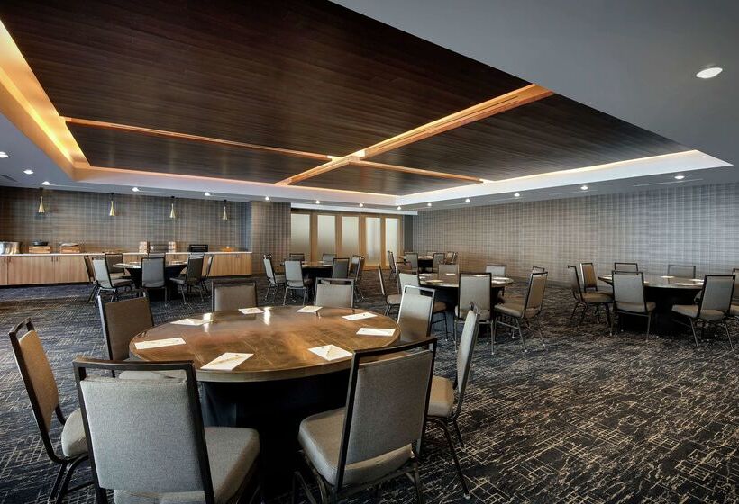 Отель Highline Vail A Doubletree By Hilton