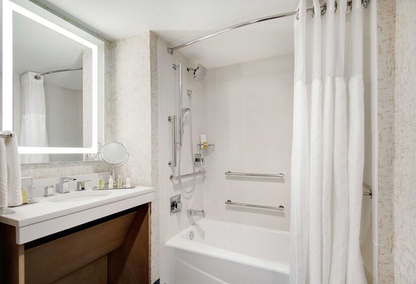 Отель Highline Vail A Doubletree By Hilton