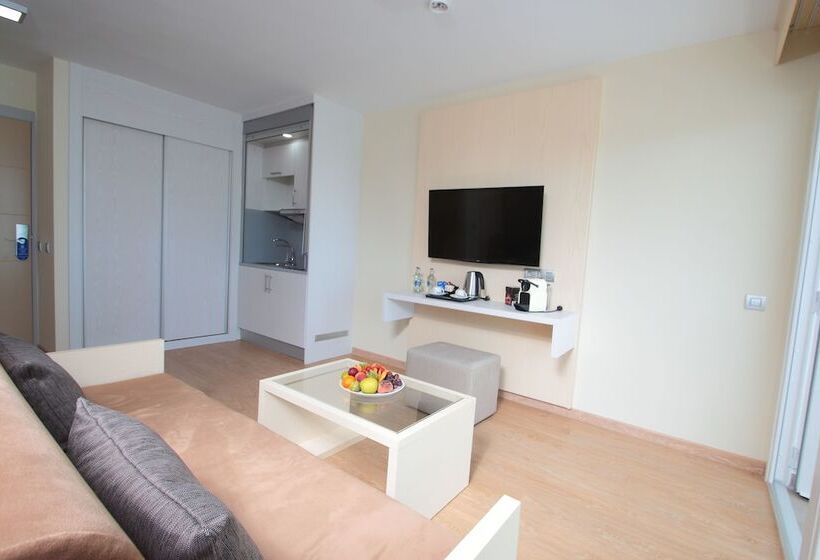 HL Suite Nardos Adults Only