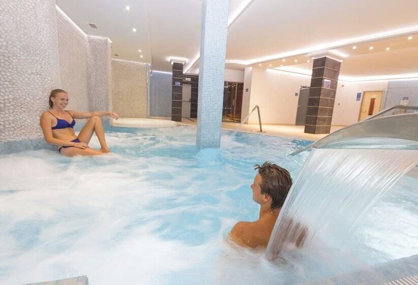 HL Suite Nardos Adults Only