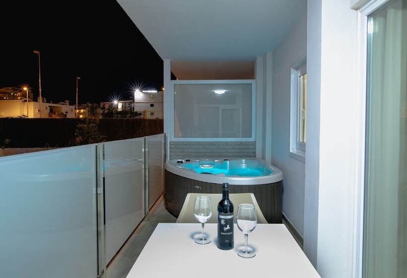 HL Suite Nardos Adults Only