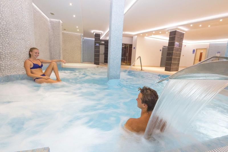 HL Suite Nardos Adults Only