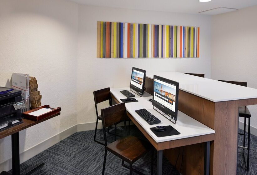 Holiday Inn Express Hotel & Suites Arcata/eureka Airport Area, An Ihg